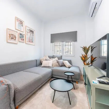 Cosy With Patio In - Tcm